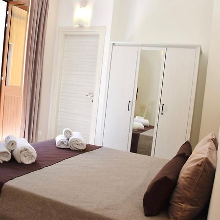 Ospitalita Siciliana Bed & Breakfast Noto Bagian luar foto