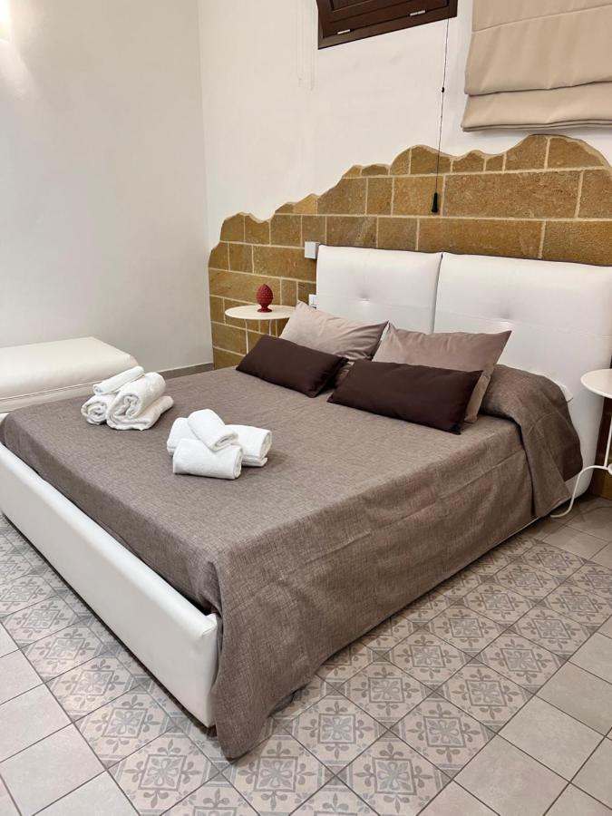 Ospitalita Siciliana Bed & Breakfast Noto Bagian luar foto