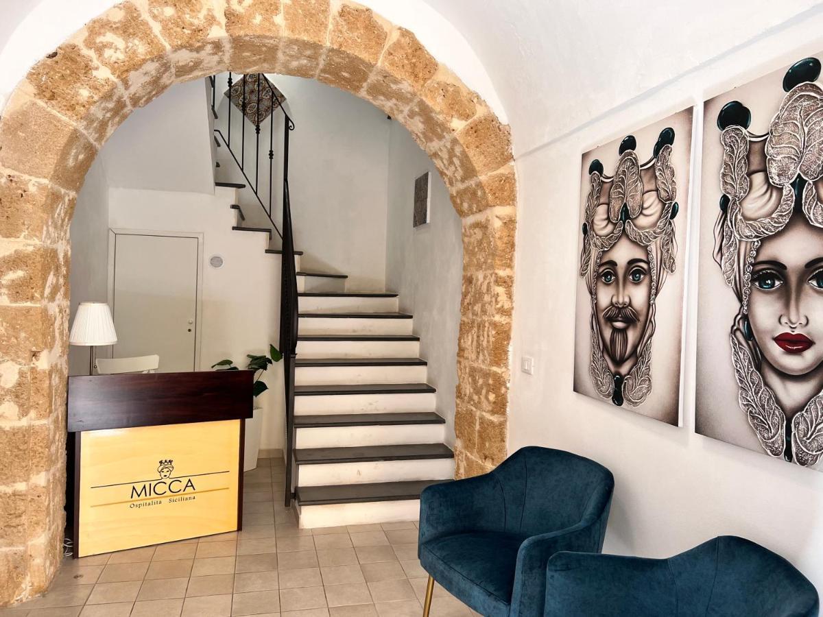 Ospitalita Siciliana Bed & Breakfast Noto Bagian luar foto